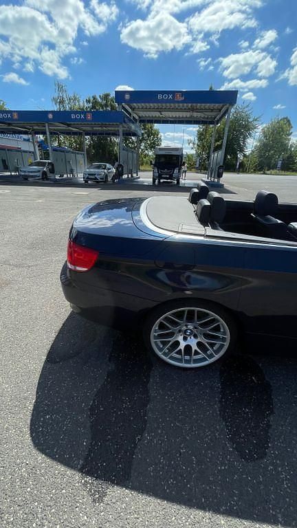 Blau Gebraucht 2008 BMW 335 Cabriolet Performance Cabrio | 17.800 € (Guter Preis) - Bild 1/4