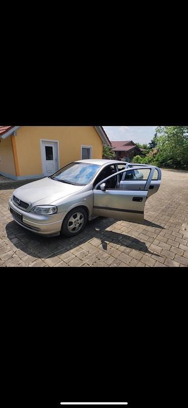 Silber Gebraucht 2000 Opel Astra Limousine | 2.470 € (Fairer Preis) - Bild 1/4