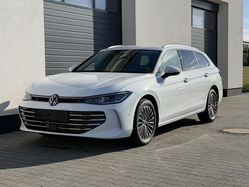 Neu VW Passat Elegance 150 PS (110 kW) 2026 Weiß Kombi