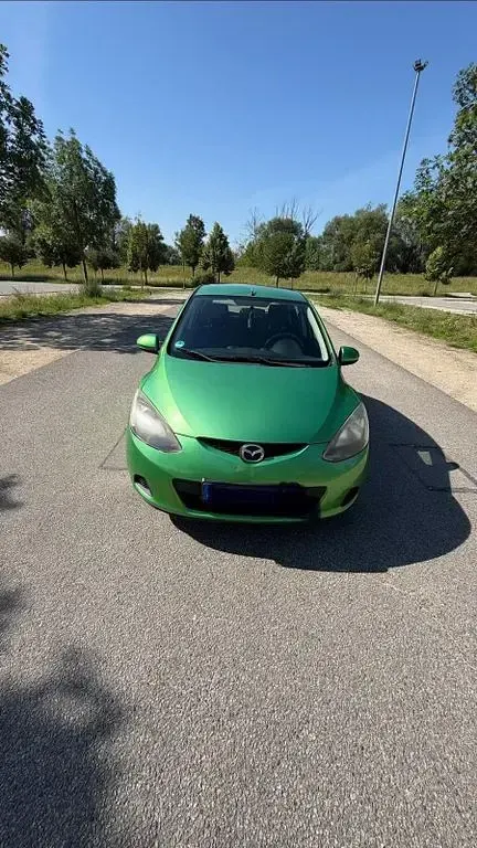 Gebraucht Mazda 2 75 PS (55 kW) 2009 Grün Kleinwagen
