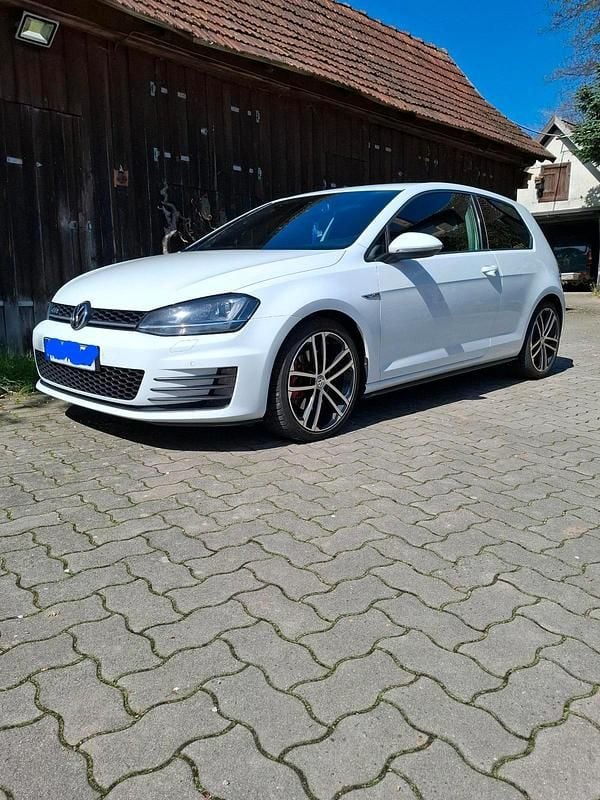 Weiß Gebraucht 2014 VW Golf VII GTD Kleinwagen | 9.500 € (Superpreis) - Bild 1/4
