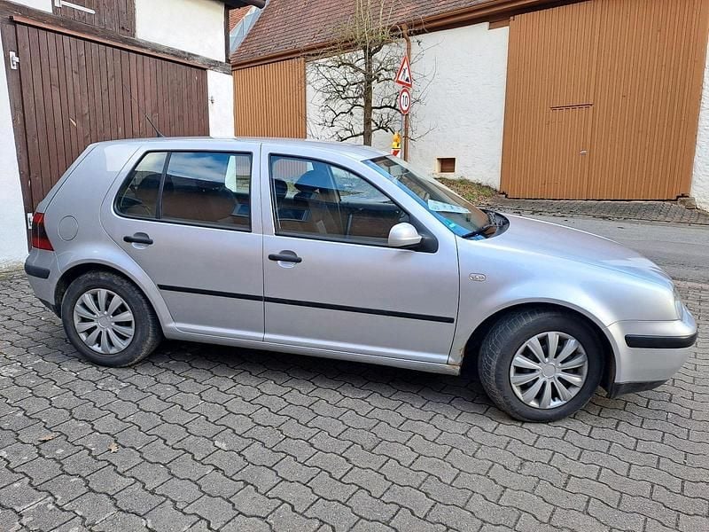 Gebraucht VW Golf IV 105 PS (77 kW) 2002 Silber Limousine