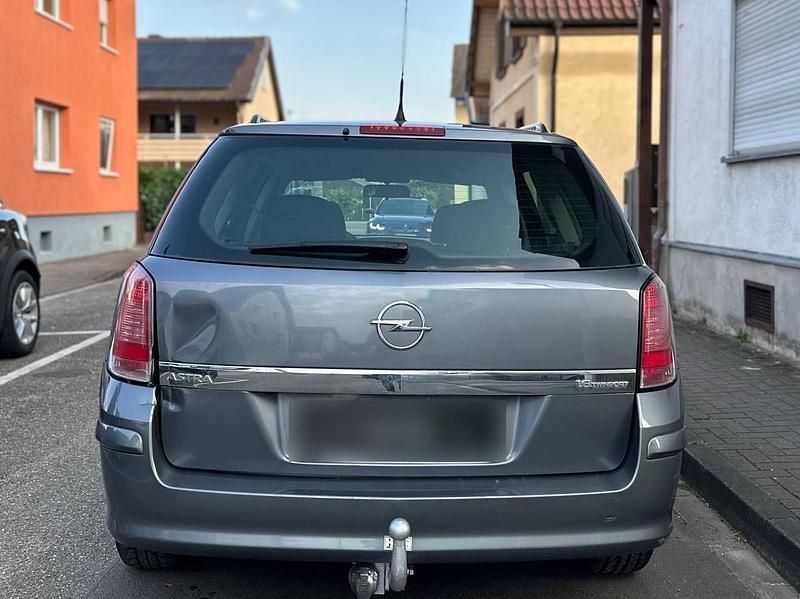 Gebraucht Opel Astra 105 PS (77 kW) 2006 Kombi