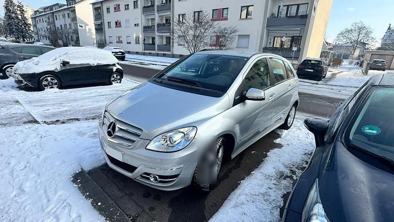 Silber Gebraucht 2010 Mercedes B160 Van / Kleinbus | 7.000 € (Fairer Preis) - Bild 1/4