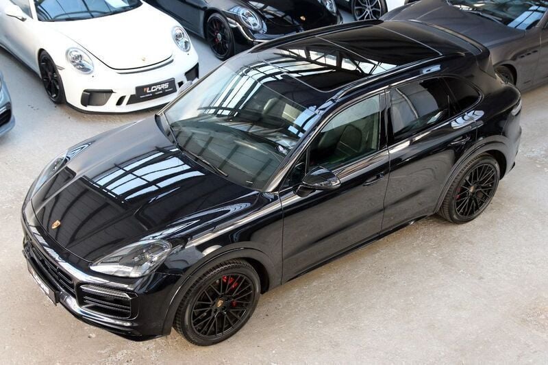 Tiefschwarz metallic Gebraucht 2021 Porsche Cayenne GTS SUV | 68.990 € - Bild 1/4