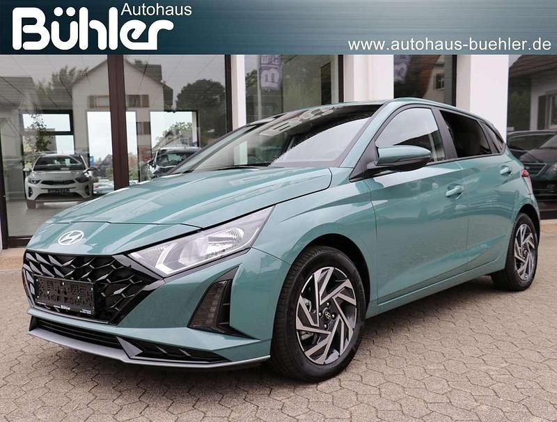 Neu Hyundai i20 Trend 90 PS (66 kW) 2025 Mangrove green metallic Kleinwagen