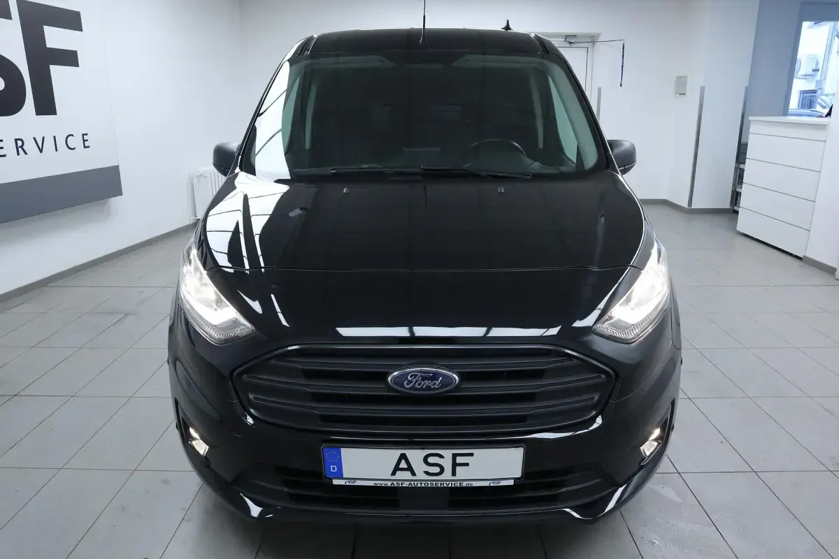 Gebraucht Ford Transit Trend 101 PS (74 kW) 2022 Obsidianschwarz Van