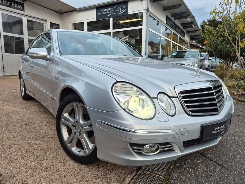 Silber Gebraucht 2006 Mercedes E500 Limousine | 12.500 € (Fairer Preis) - Bild 1/4