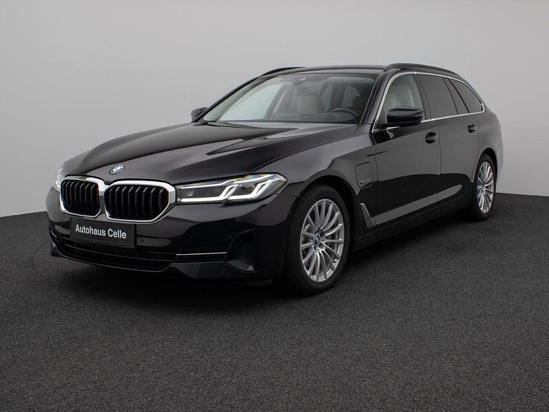 Schwarz Gebraucht 2022 BMW 530e Sport Line Limousine | 30.199 € (Guter Preis) - Bild 1/4