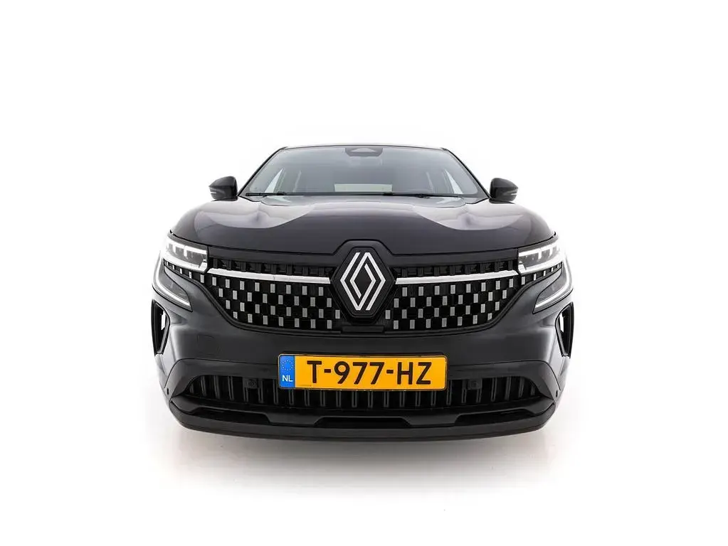 Käytetty Renault Austral Techno 201 HP (147 kW) 2023 Musta Katumaasturi