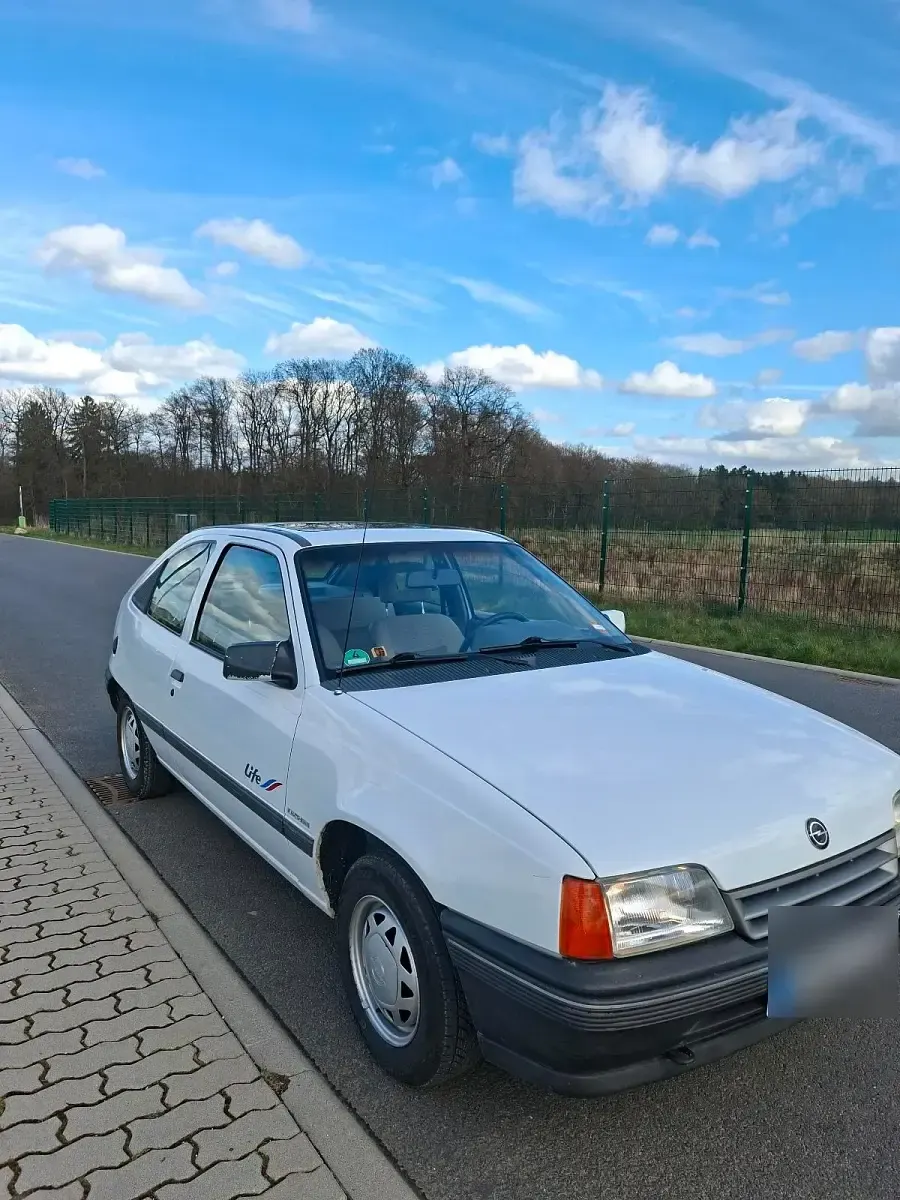 Gebraucht Opel Kadett 60 PS (44 kW) 1990 Weiß Kleinwagen