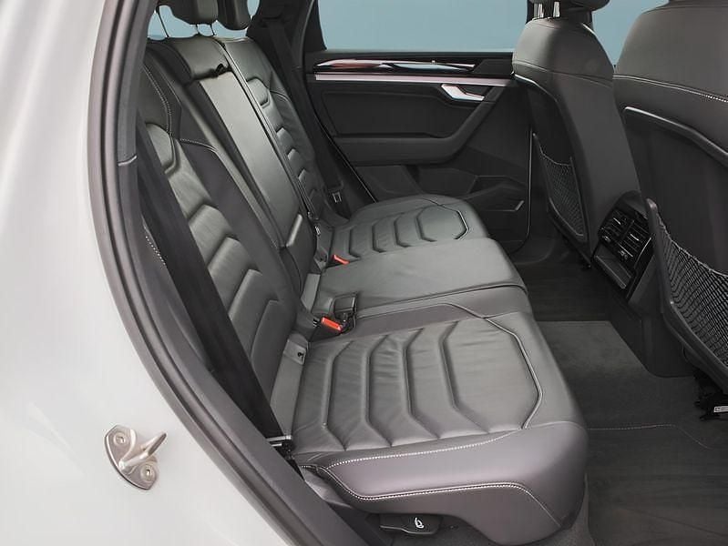 Gebraucht VW Touareg 286 PS (210 kW) 2022 Weiß SUV