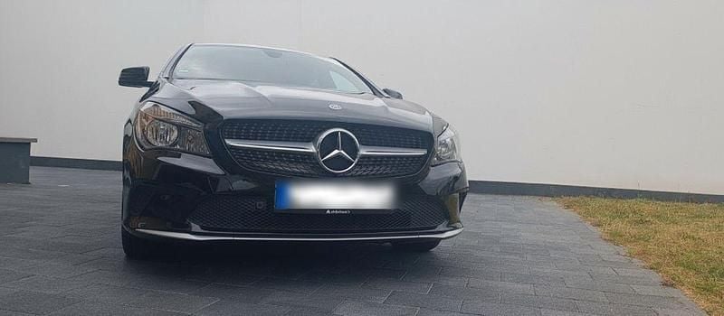 Schwarz Gebraucht 2017 Mercedes CLA220 Shooting Brake Urban Kombi | 13.000 € (Superpreis) - Bild 1/3