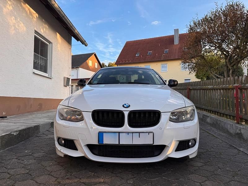 Weiß Gebraucht 2012 BMW 325 M Sport Coupé | 14.000 € (Etwas zu teuer) - Bild 1/4