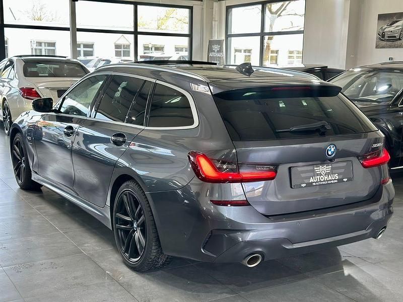 Gebraucht BMW 330 M Sport 292 PS (214 kW) 2022 Grau Kombi