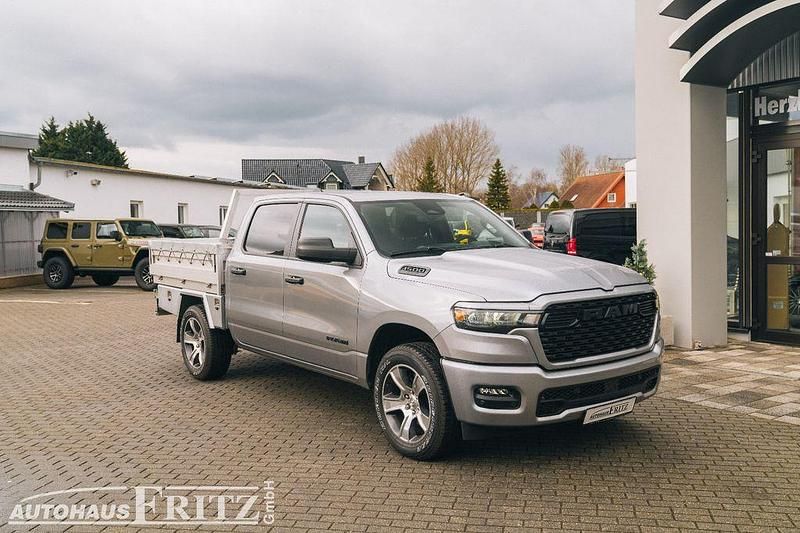 Neu Dodge Ram 420 PS (308 kW) 2025 Silber Pickup