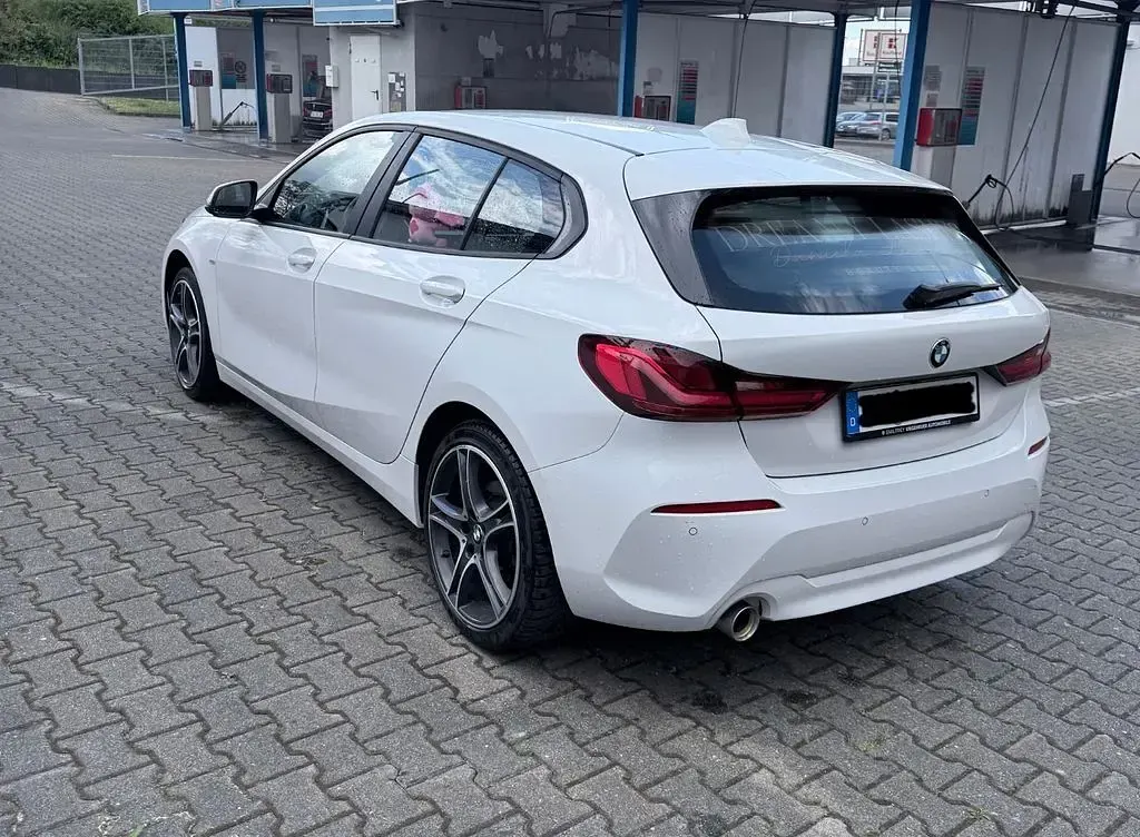 Gebraucht BMW 116 Advantage 109 PS (80 kW) 2021 Weiß Kleinwagen