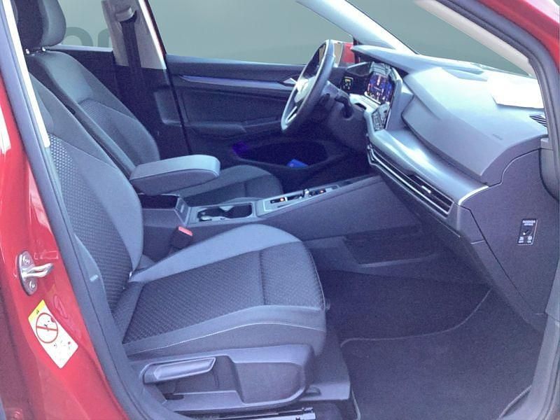 Gebraucht VW Golf VIII 110 PS (80 kW) 2023 Rot Kleinwagen