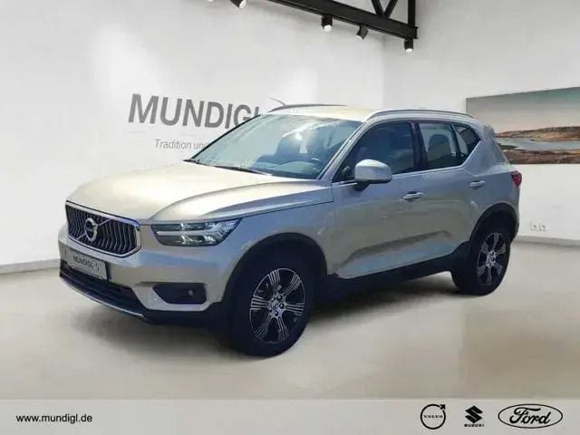 Beige Gebraucht 2019 Volvo XC40 Inscription SUV | 27.900 € (Fairer Preis) - Bild 1/3