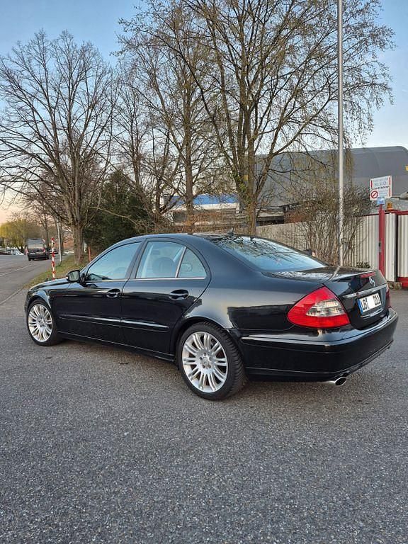 Gebraucht Mercedes E200 Classic 184 PS (135 kW) 2007 Schwarz Limousine