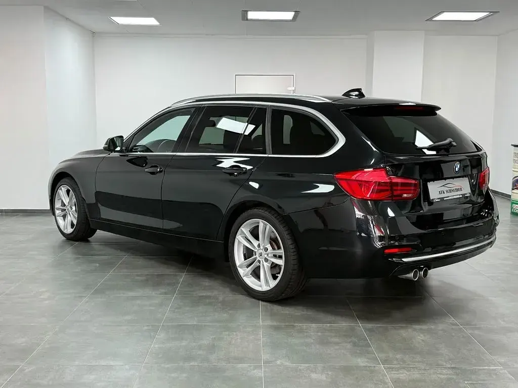 Gebraucht BMW 330 Luxury Line 252 PS (185 kW) 2019 Schwarz Kombi