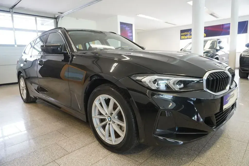 Gebraucht BMW 320 190 PS (139 kW) 2023 Schwarz Kombi