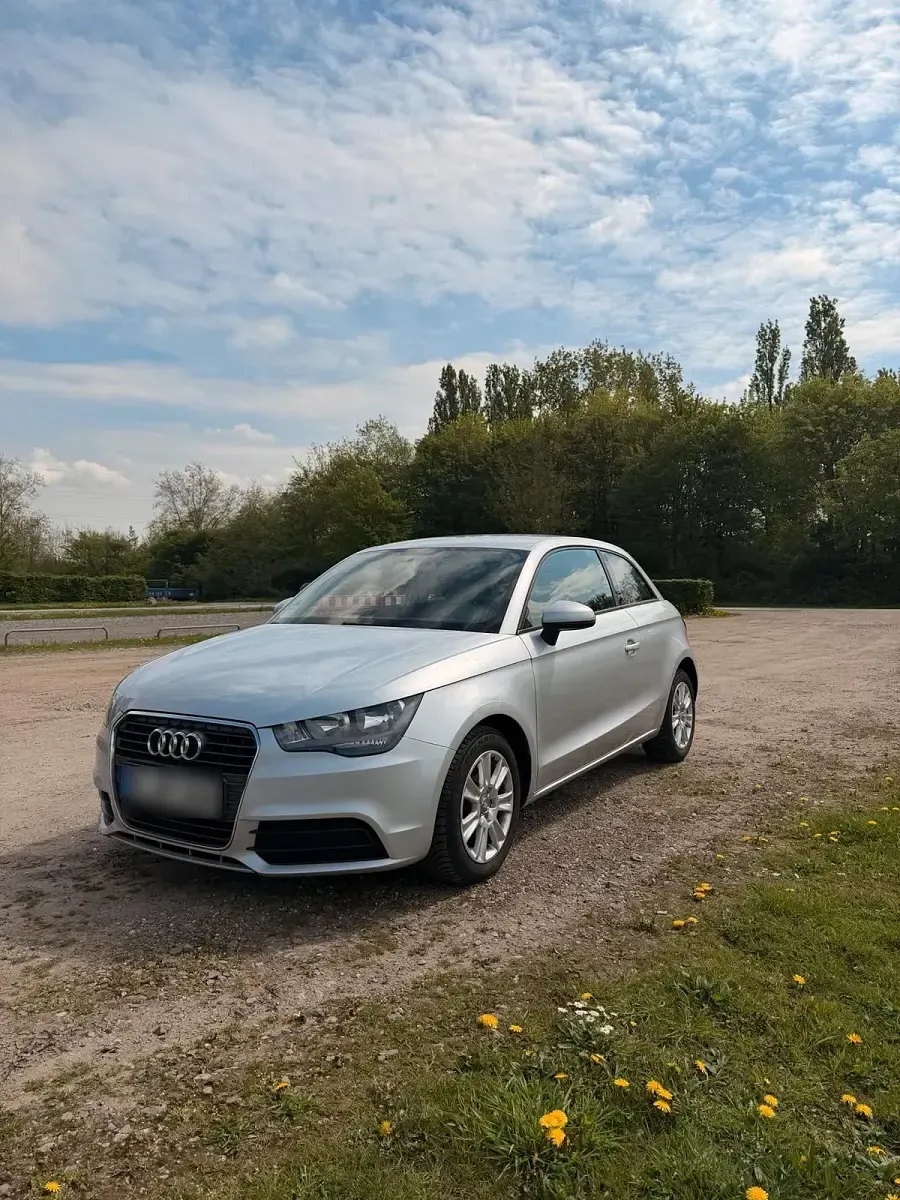 Gebraucht Audi A1 122 PS (89 kW) 2011 Silber Kleinwagen