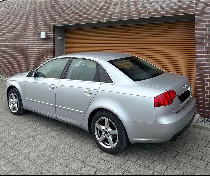 Gebraucht Audi A4 102 PS (75 kW) 2005 Silber Limousine