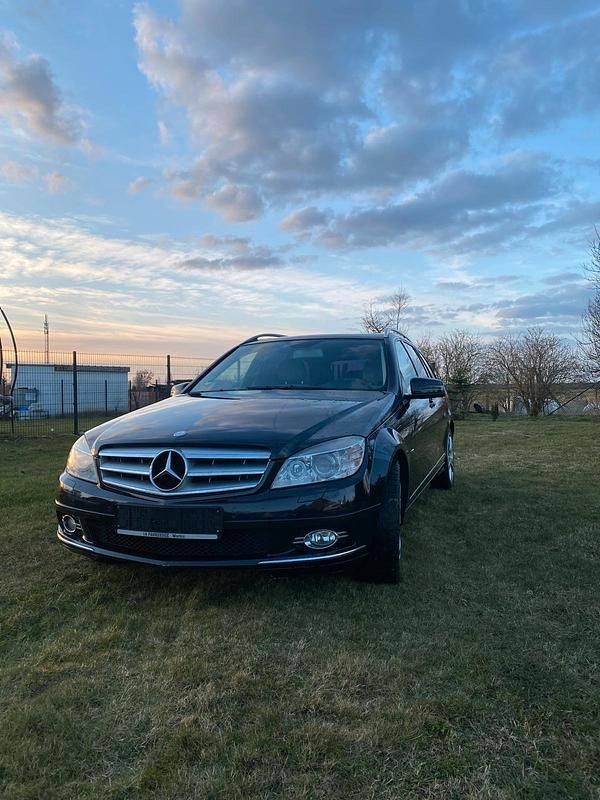 Gebraucht Mercedes C200 136 PS (100 kW) 2010 Schwarz Kombi