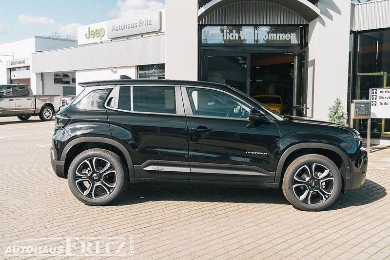 Neu Jeep Avenger Summit 101 PS (74 kW) 2025 Schwarz SUV