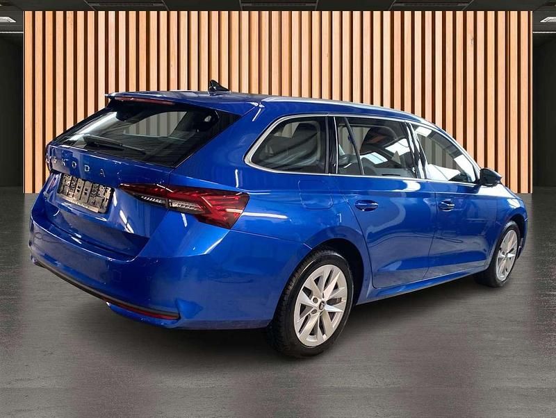 Gebraucht Skoda Octavia Selection 150 PS (110 kW) 2025 Race blau Kombi