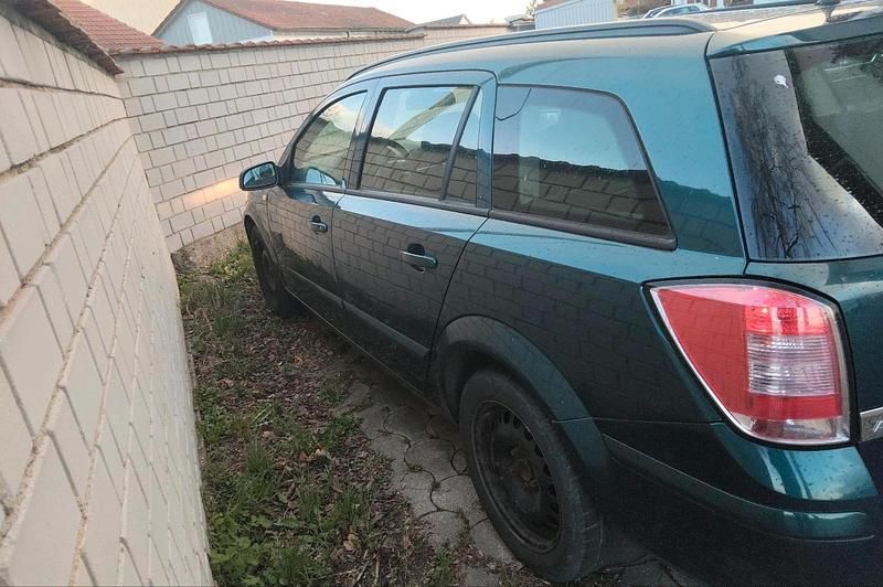 Gebraucht Opel Astra 90 PS (66 kW) 2007 Grün Kombi