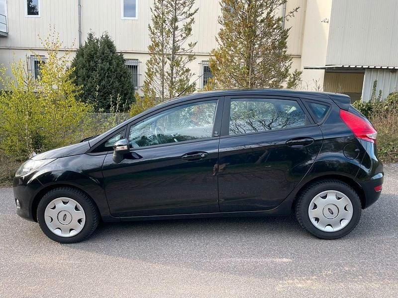 Używany Ford Fiesta 82 KM (60 kW) 2012 Czarny Sedan/Limuzyna