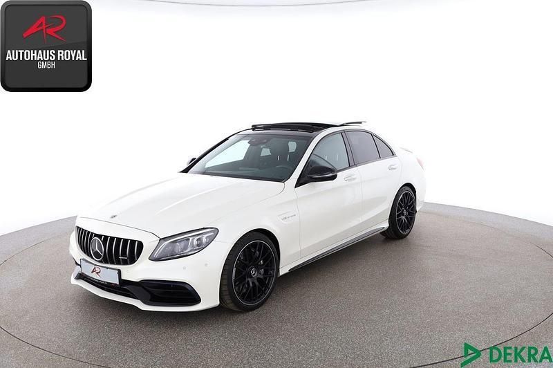 Weiss (metallic) Gebraucht 2020 Mercedes C63 AMG AMG Limousine | 59.880 € (Fairer Preis) - Bild 1/4
