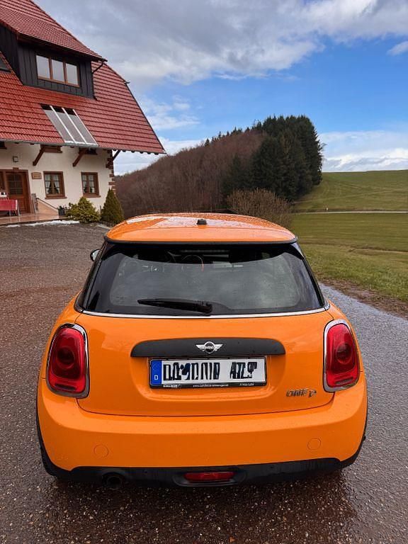 Second-hand Mini One D 95 CP (69 kW) 2015 Portocaliu Hatchback