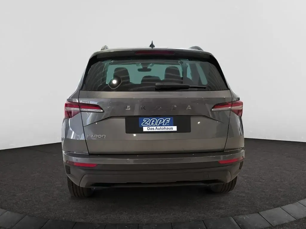 Neu Skoda Karoq Tour 150 PS (110 kW) 2026 Grau SUV