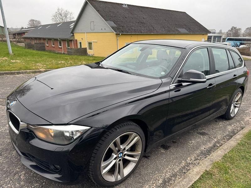 Gebraucht BMW 320 184 PS (135 kW) 2014 Schwarz Kombi