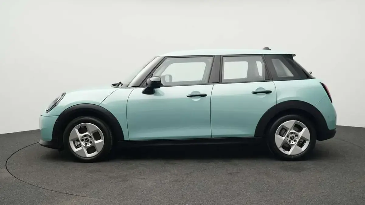 Używany Mini Cooper Classic 156 KM (114 kW) 2024 Zielony Hatchback