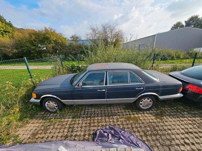 Blau Gebraucht 1988 Mercedes 500 Limousine | 8.500 € - Bild 1/4