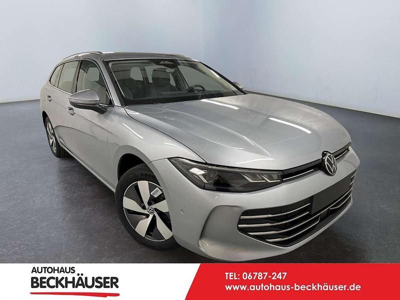 F0 oyster silver met. Neu 2024 VW Passat Business Kombi | 37.247 € (Guter Preis) - Bild 1/4