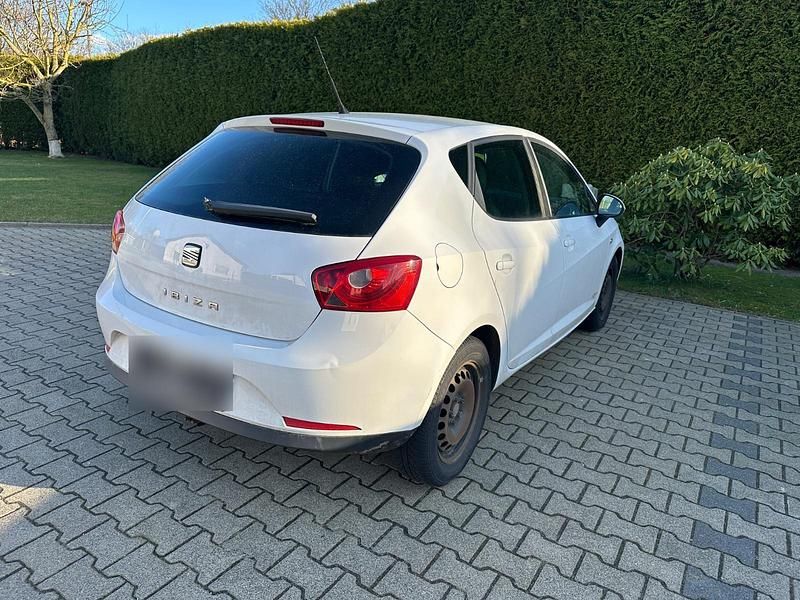Gebraucht Seat Ibiza 69 PS (50 kW) 2011 Weiß Kleinwagen