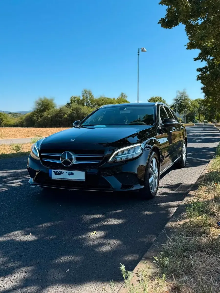 Gebraucht Mercedes C200 160 PS (117 kW) 2018 Schwarz Kombi