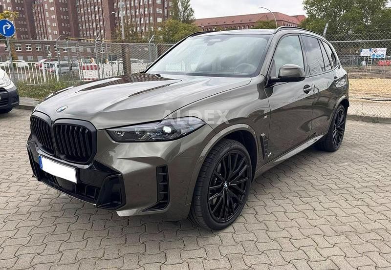 Grau Gebraucht 2025 BMW X5 M Sport SUV | 104.970 € (Fairer Preis) - Bild 1/4