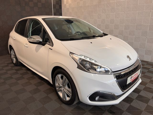Weiß Gebraucht 2019 Peugeot 208 Signature Sky Kleinwagen | 13.480 € (Fairer Preis) - Bild 1/2