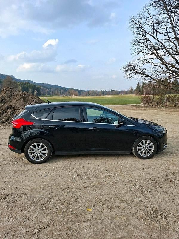 Gebraucht Ford Focus Titanium 150 PS (110 kW) 2014 Schwarz Limousine