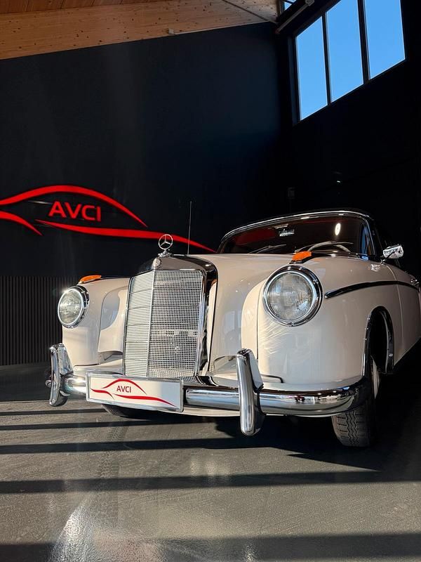 Gebraucht Mercedes 220 120 PS (88 kW) 1960 Weiß Cabrio