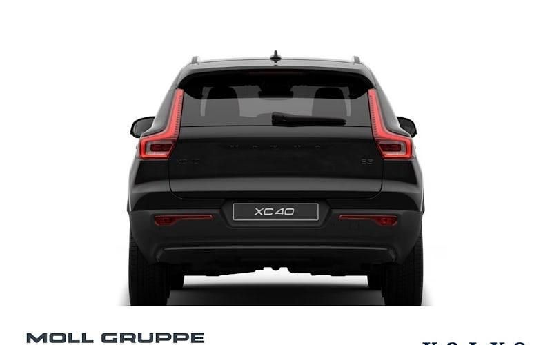 Neu Volvo XC40 Plus 163 PS (119 kW) 2026 Schwarz SUV