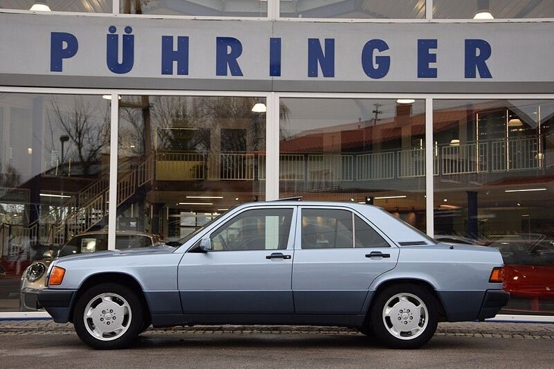 Gebraucht Mercedes 190 121 PS (88 kW) 1993 Blau Limousine