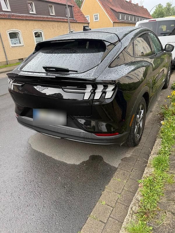 Gebraucht Ford Mustang Mach-E 216 kW (294 PS) 2021 Schwarz SUV