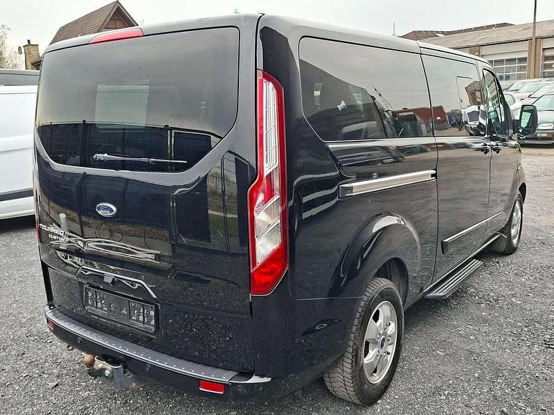 Gebraucht Ford Tourneo 170 PS (125 kW) 2017 Schwarz Van / Kleinbus